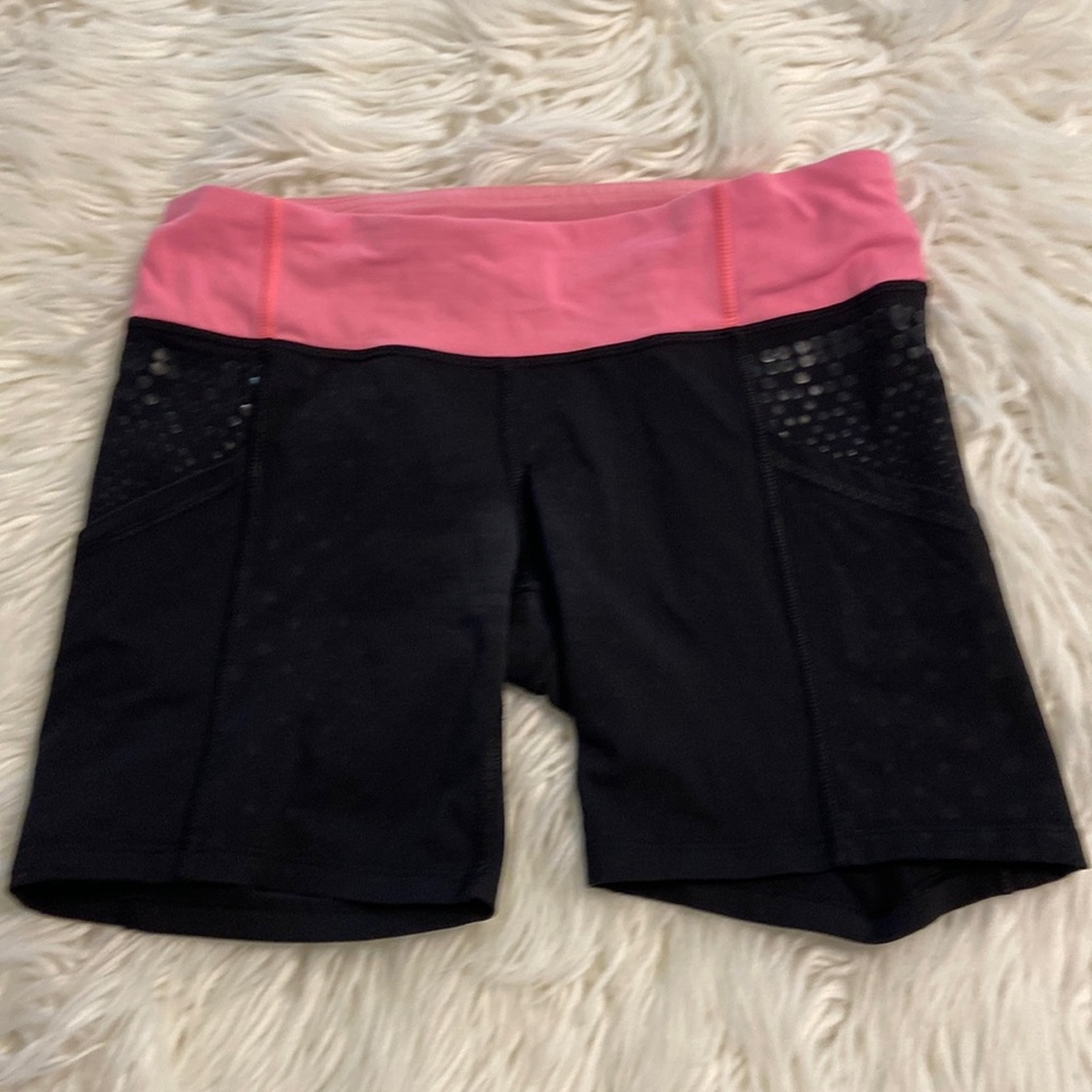 Lululemon Size 6 shorts for workout inseam 6” good condition